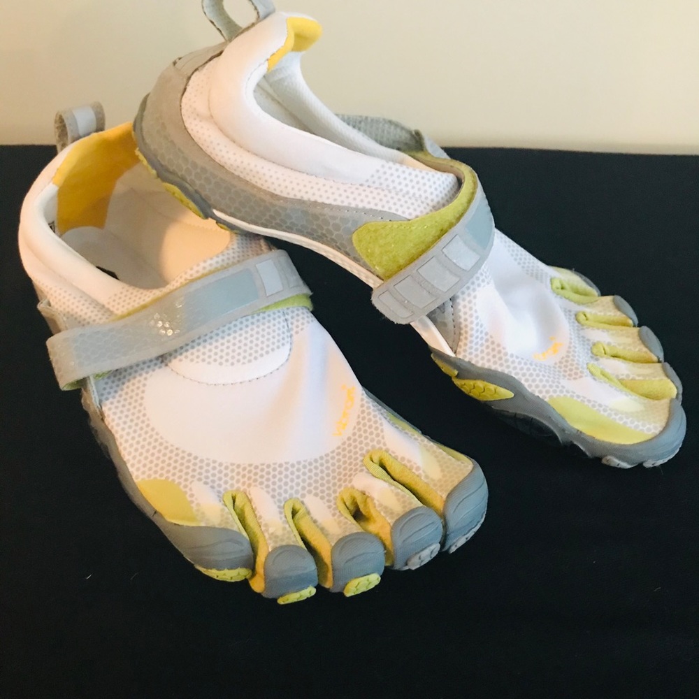 🎉Must Go🎉  Vibram Fivefingers Woman’s